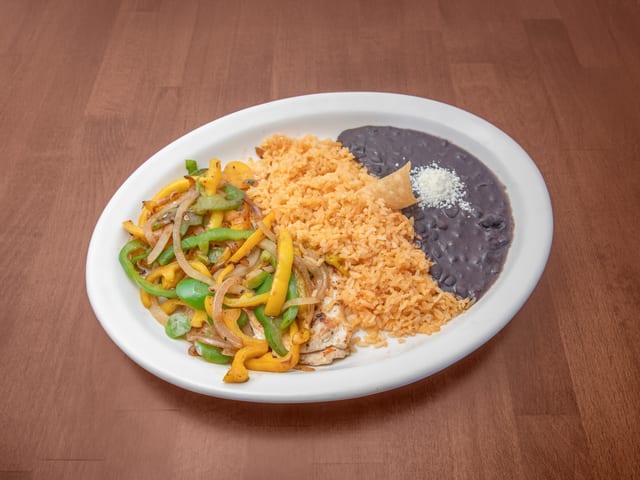 Platillo De Pechuga Asada / Grilled Chicken Breast